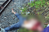 Auto driver ends life on rail tracks at Thokottu
